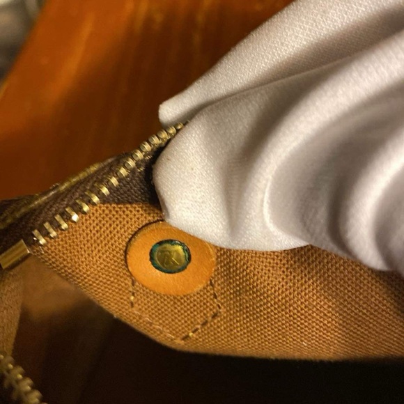 Louis Vuitton Brown Monogram Handbag - Picture 11 of 14